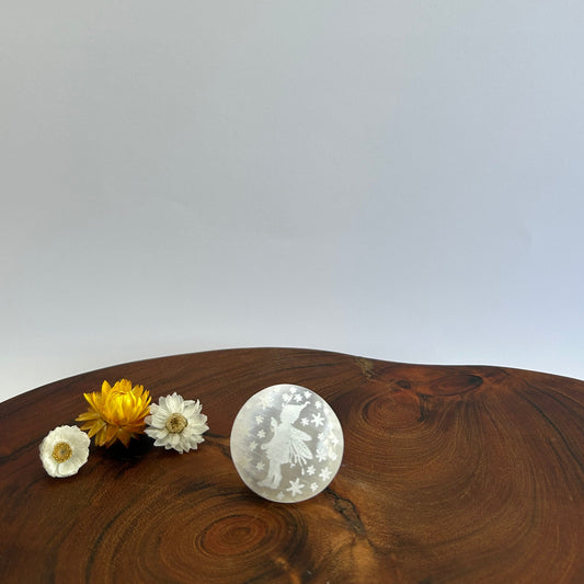 Selenite Palm stone - Fairy
